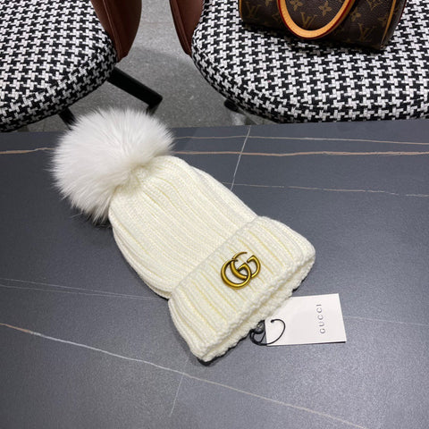 BEANIE HAT IN WHITE WOOL 403393