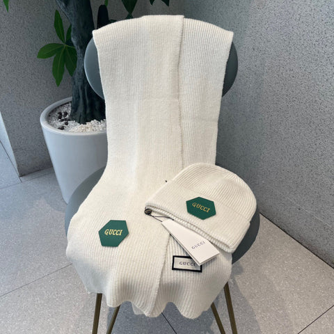 SET SCARF AND HAT IN WHITE WOOL 414804