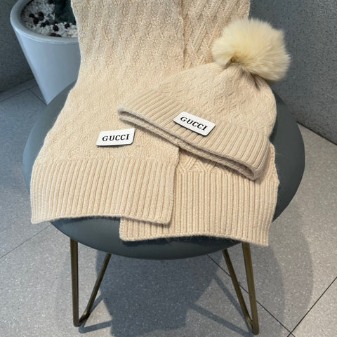 SET SCARF AND HAT IN TUSCAN BEIGE WOOL AND FOX FUR 420834