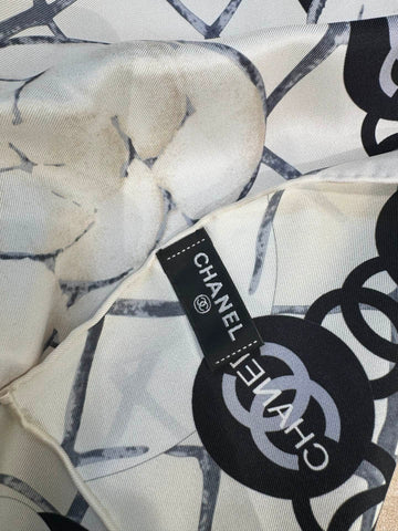 CHANEL 25S SCARF 90 IN CASHMERE SILK 737219