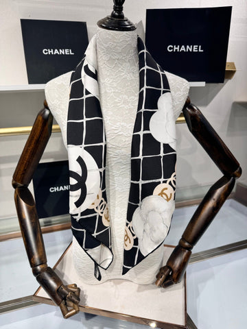 CHANEL 25S SCARF 90 IN CASHMERE SILK 737220