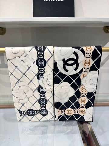 CHANEL 25S SCARF 90 IN CASHMERE SILK 737220