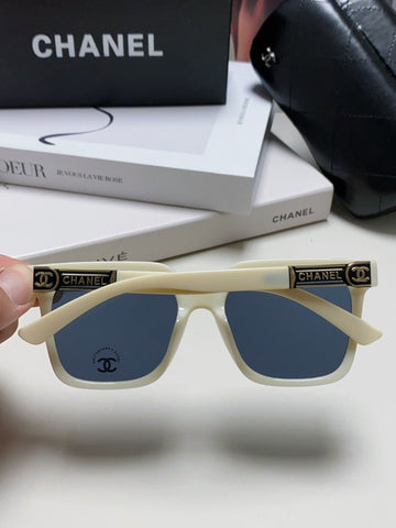 SQUARE SUNGLASSES 632878 IN WHITE ACETATE