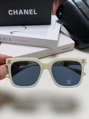 SQUARE SUNGLASSES 632878 IN WHITE ACETATE