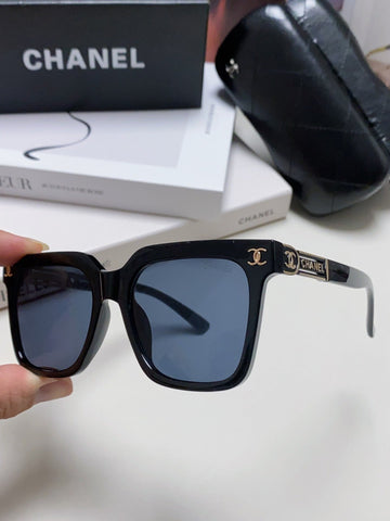 SQUARE SUNGLASSES 632880 IN BLACK ACETATE