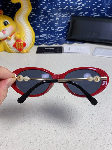 OVAL SUNGLASSES 640344 IN BLACK RED ACETATE METAL FRAME EMBOSSED PEARL
