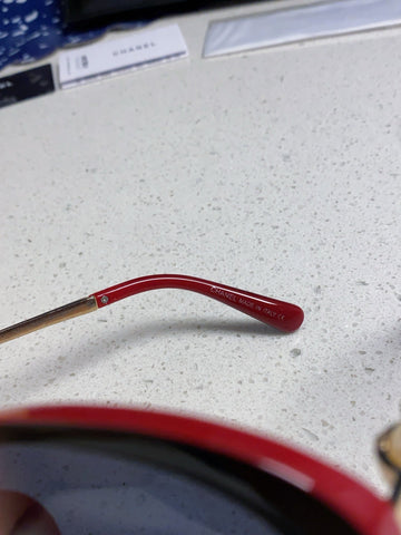 OVAL SUNGLASSES 640344 IN BLACK RED ACETATE METAL FRAME EMBOSSED PEARL