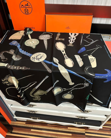 HERMES 25S SCARF 90 IN SILK 003