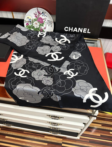 CHANEL 25S SCARF 90 IN SILK 738464