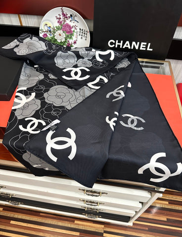 CHANEL 25S SCARF 90 IN SILK 738464