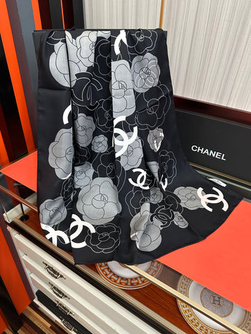 CHANEL 25S SCARF 90 IN SILK 738464