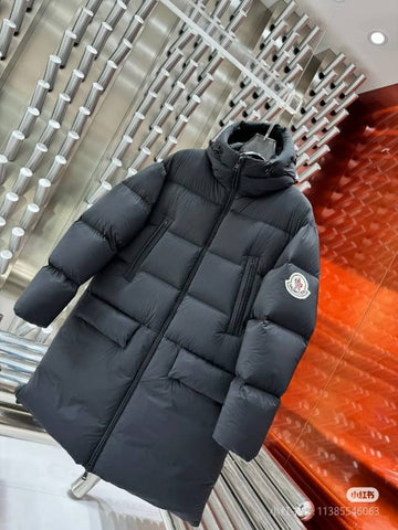 MONCLER 25S COAT IN BLACK 050