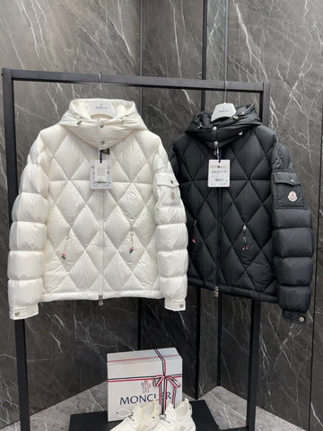 MONCLER 25S JACKET IN BLACK 052