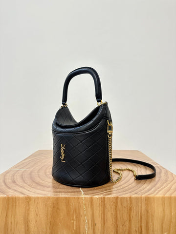 19 FLAP BUCKET BAG BLACK CALFSKIN