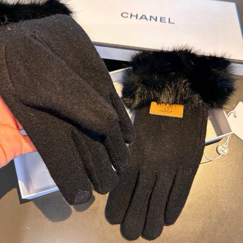 GLOVES IN BLACK WOOL AND RABBIT FUR 420535