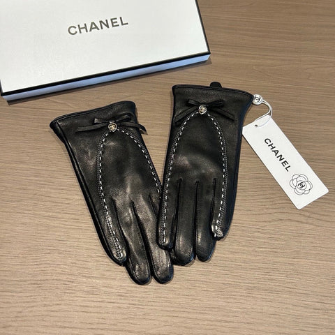 GLOVES IN BLACK LAMBSKIN 456336