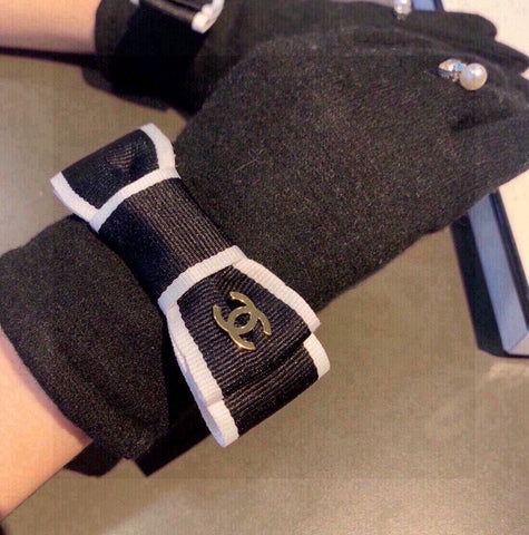 CC GLOVES IN BLACK WOOL WITH BOW 463857