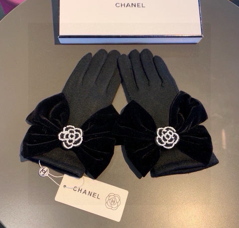 GLOVES IN BLACK WOOL WITH LARGE BOW 464996