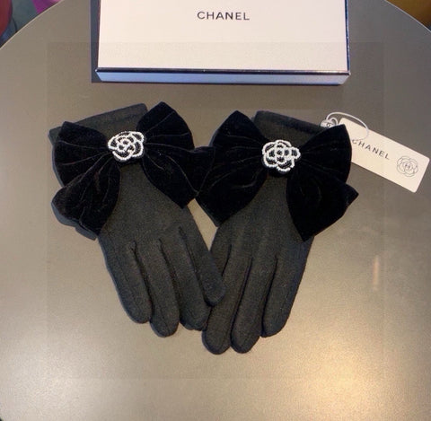GLOVES IN BLACK WOOL WITH LARGE BOW 464996