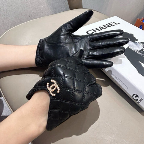 GLOVES IN BLACK LAMBSKIN 465006