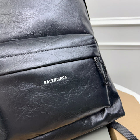 EXPLORER BACKPACK 47 IN BLACK ARENA LAMBSKIN