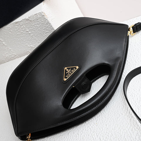 DUMPLING BAG 30 IN BLACK CALFSKIN