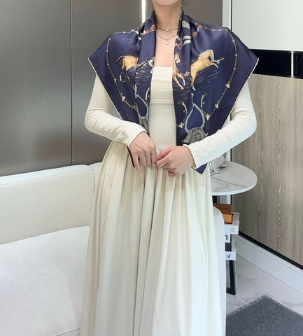 HERMES 25S SCARF 90 IN SILK 720008