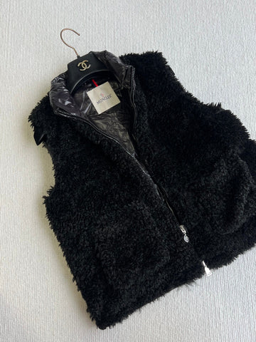 MONCLER 25S DOWN VEST IN BLACK 043