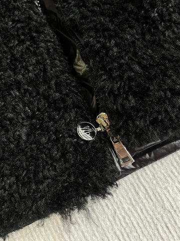 MONCLER 25S DOWN VEST IN BLACK 043