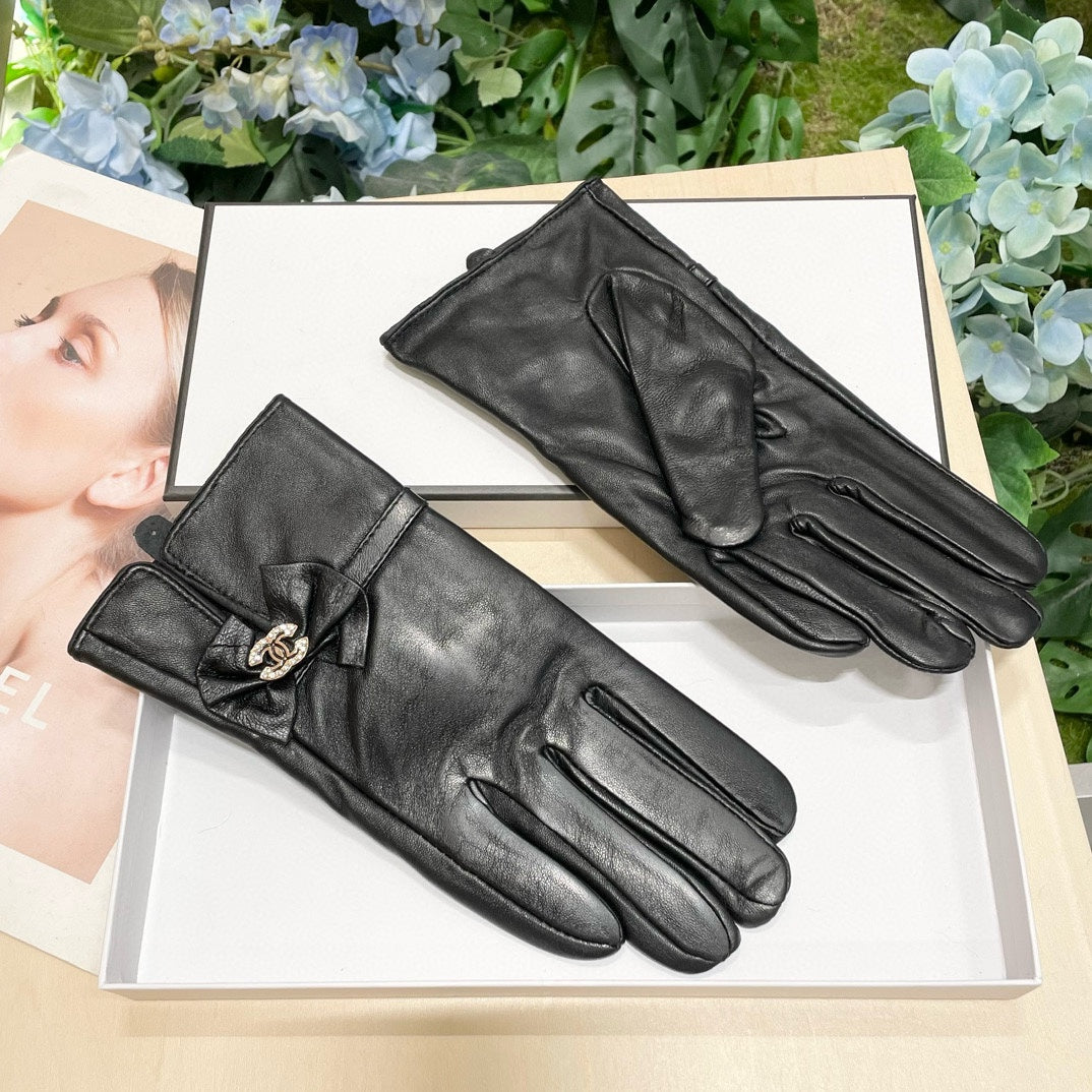 GLOVES IN BLACK LAMBSKIN 464978