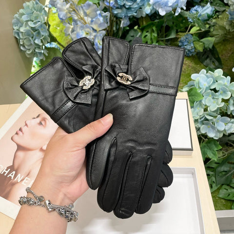 GLOVES IN BLACK LAMBSKIN 464978