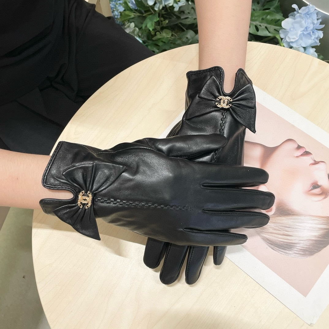 GLOVES IN BLACK LAMBSKIN 464983