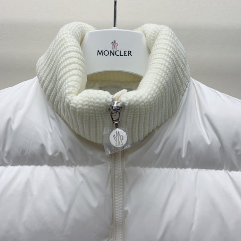 MONCLER 25S JACKET IN WHITE 001