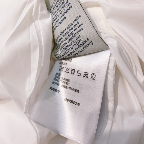 MONCLER 25S COAT IN WHITE 056