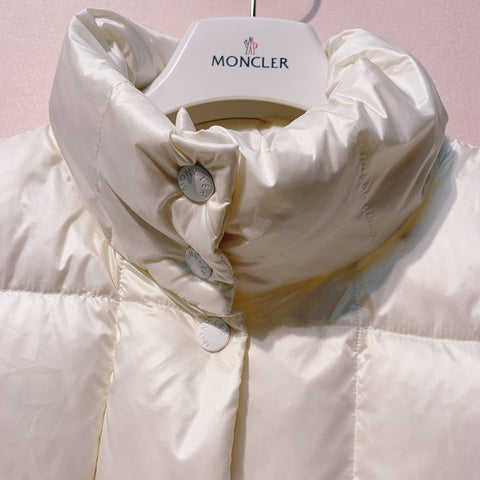 MONCLER 25S JACKET IN WHITE 037