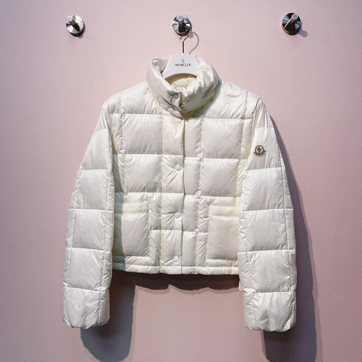 MONCLER 25S JACKET IN WHITE 037