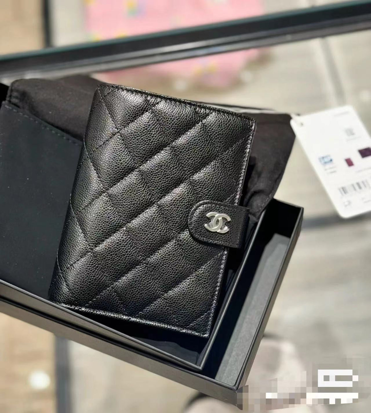 CC BIFOLD WALLET CAVIAR 14 BLACK GRAINED CALFSKIN