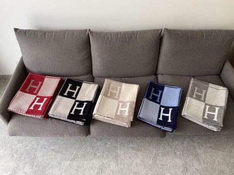 AVALON III THROW BLANKET 175 CM IN CHERRY RED WOOL AND CASHMERE 351743