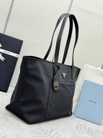 PRADA 25S RE-EDITION 1978 MEDIUM 35 IN BLACK NYLON AND SAFFIANO CALFSKIN