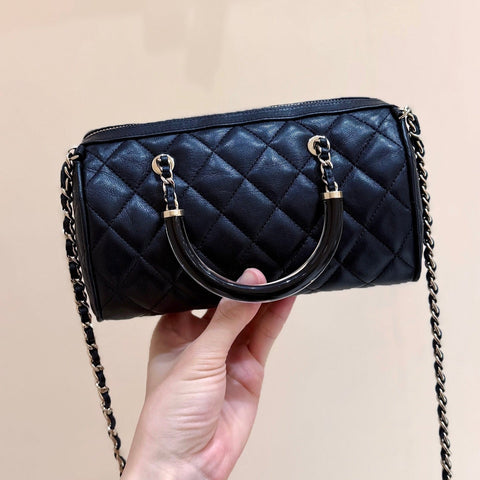 BOSTON MATELASSE CAVIAR SHOULDER HANDBAG 18 IN BLACK LAMBSKIN