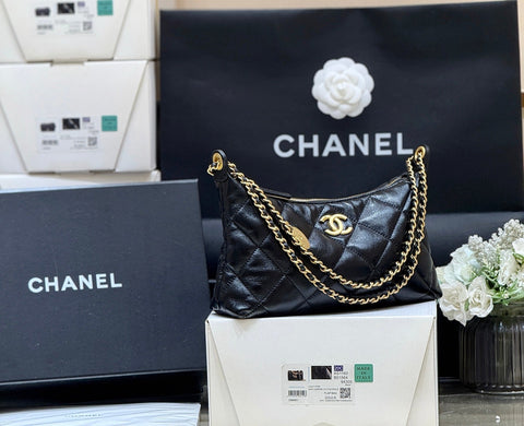 QUILTED HOBO SHOULDER BAG 26 IN BLACK GLOSSY LAMBSKIN