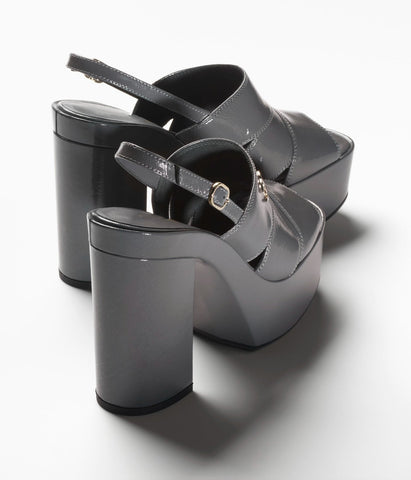 SANDALS GRAY PATENT CRUMPLED LAMBKSIN